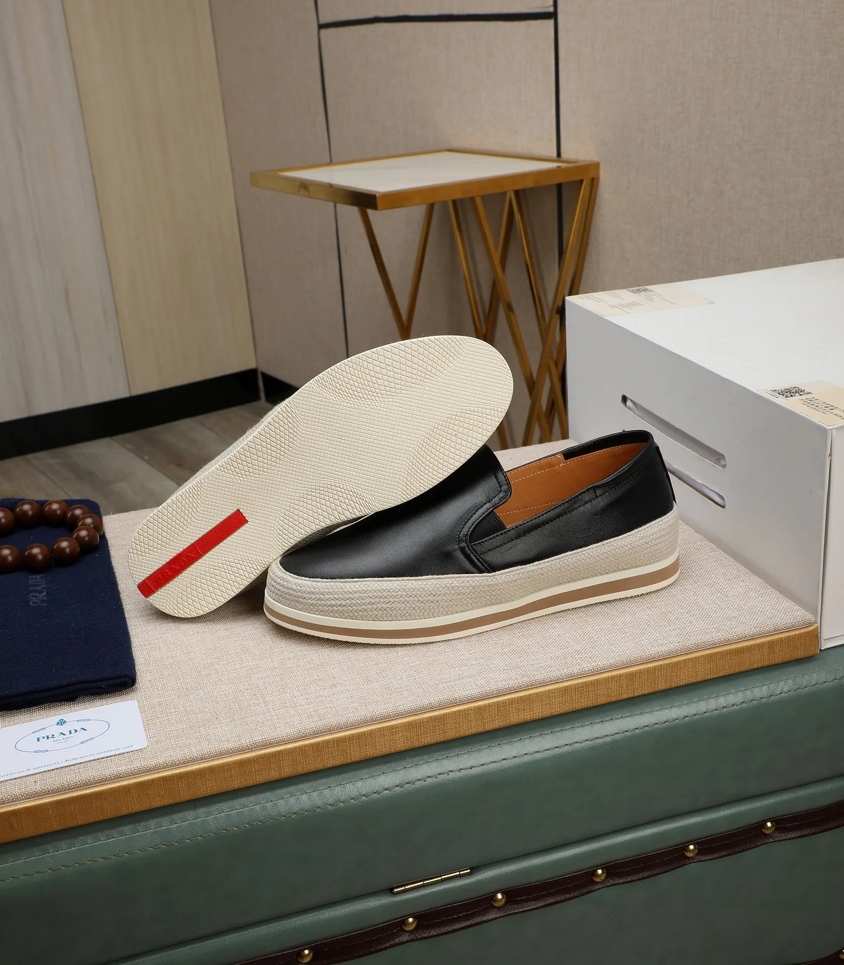 Men's men's shoes 💰460 high-end version. PRADA (Prada) men's casual style, compare the quality at the counter 🧚🏿♂️Imported cowhide fabric 🐎Water-dyed comfortable and soft cowhide lining for feet 🐂Genuine leather outsole with label 🎉 Size 38-44. Can be customized for 45💥🏆